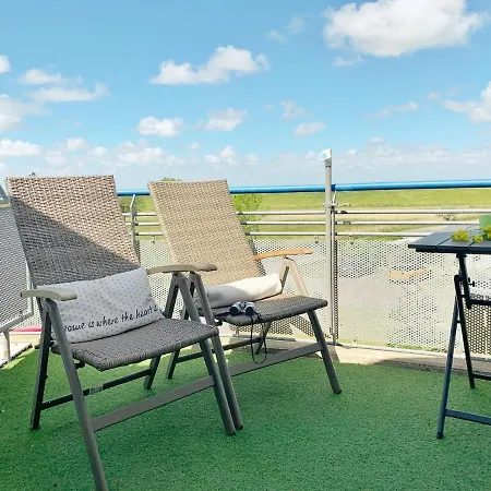 Mit Nordseeblick! De Swolk * ドルム・ノイフェルト